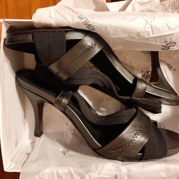 Slightly Used, but Look Perfect Donald J. Pliner Black/Dark Gray Strappy Sandal - Picture 2 of 9